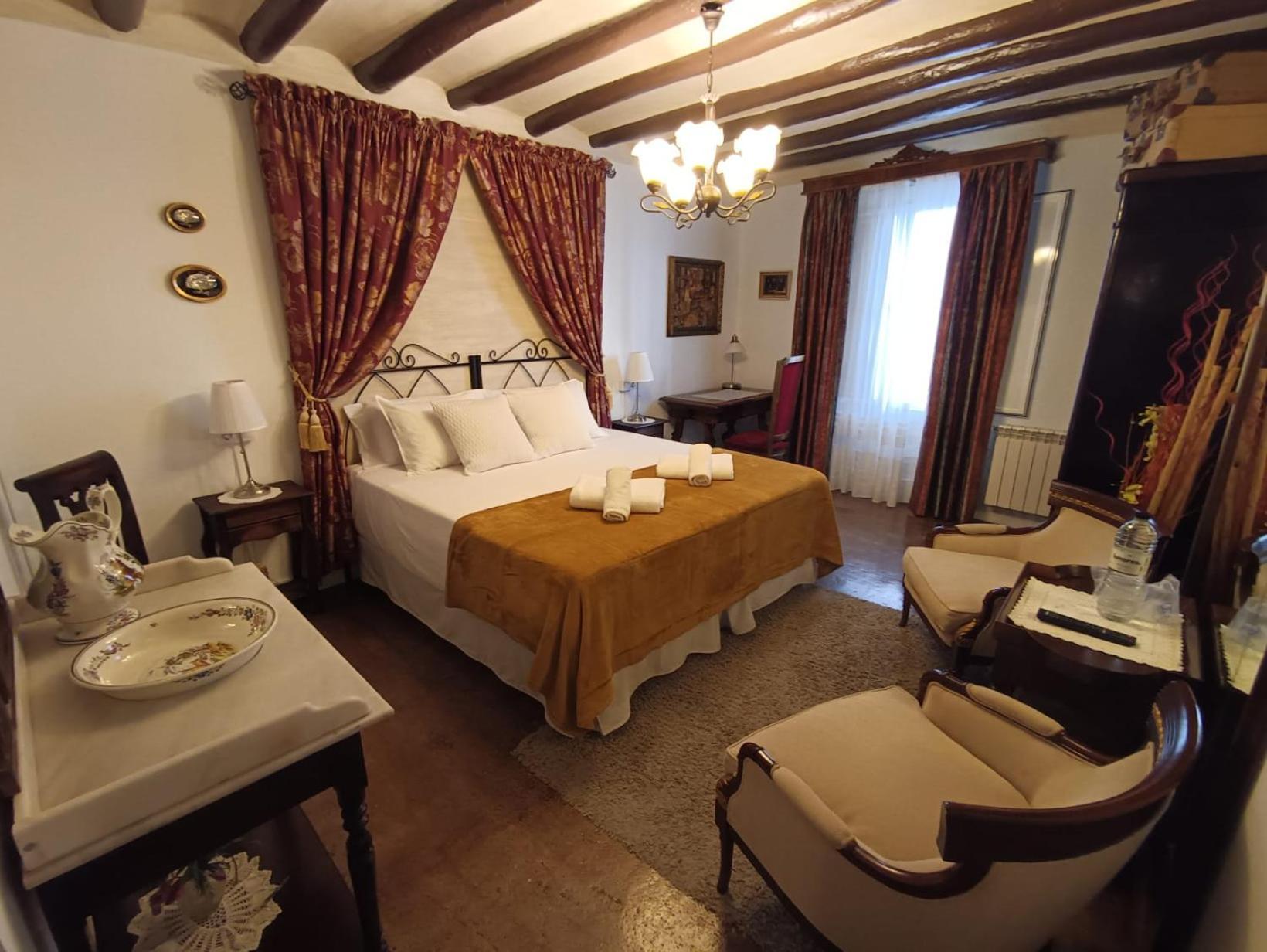 Urrea de Gaen Casa Rural La Casona מראה חיצוני תמונה