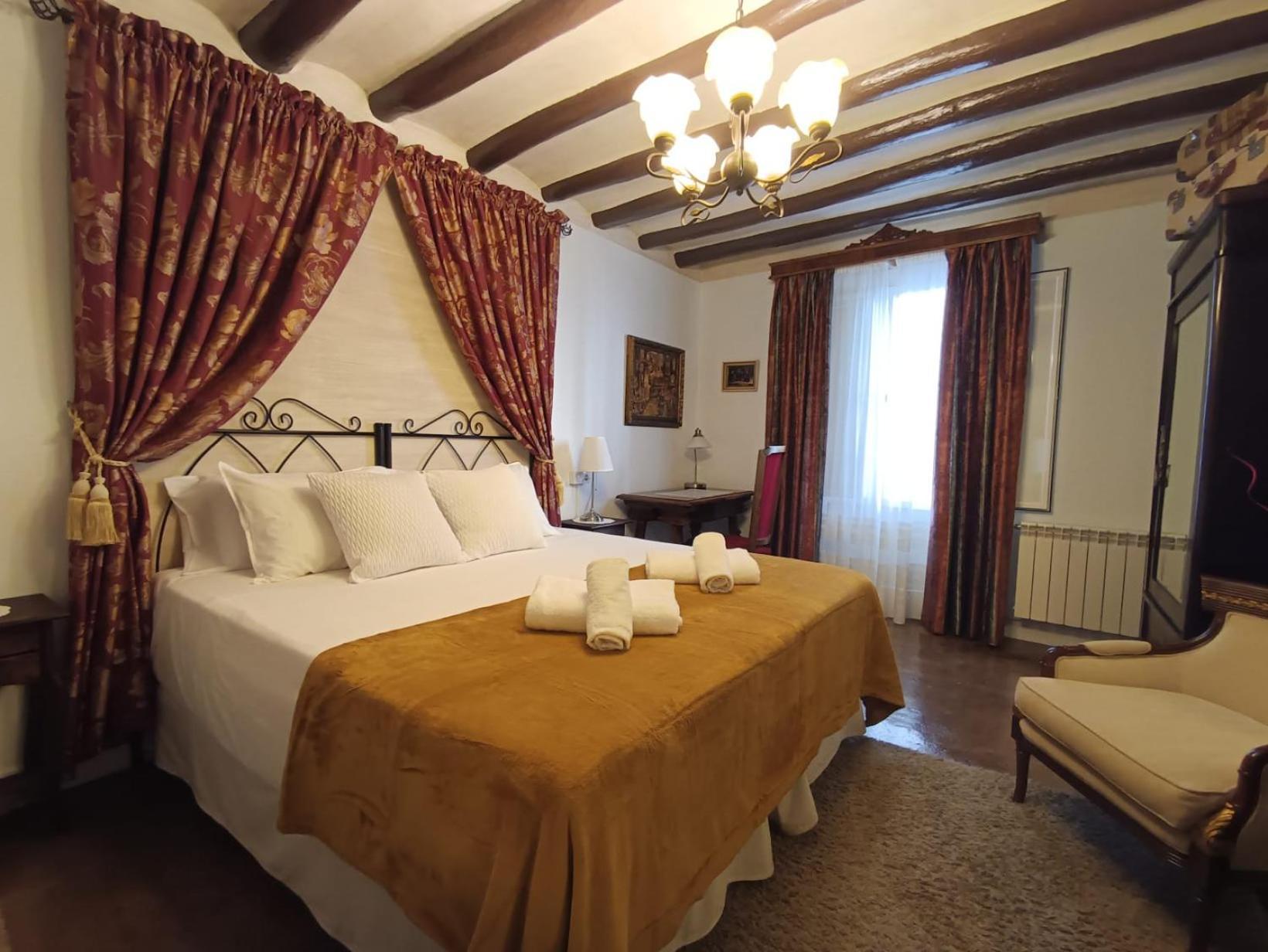 Urrea de Gaen Casa Rural La Casona מראה חיצוני תמונה
